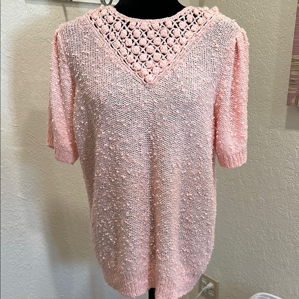 Chic Vintage Pink Short Sleeve Knit Sweater with Crochet Detail